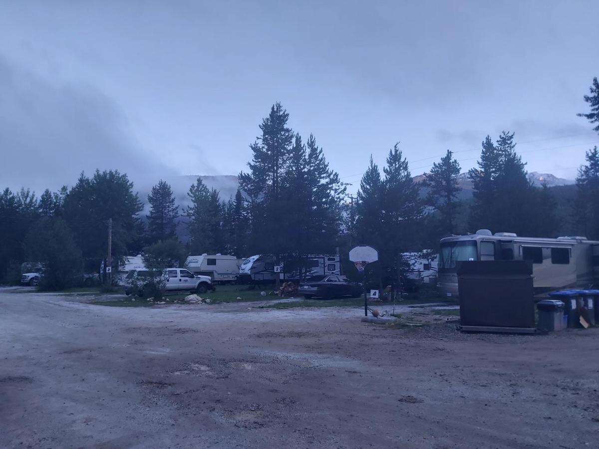 Blue River Cabins & Campgrounds エクステリア 写真