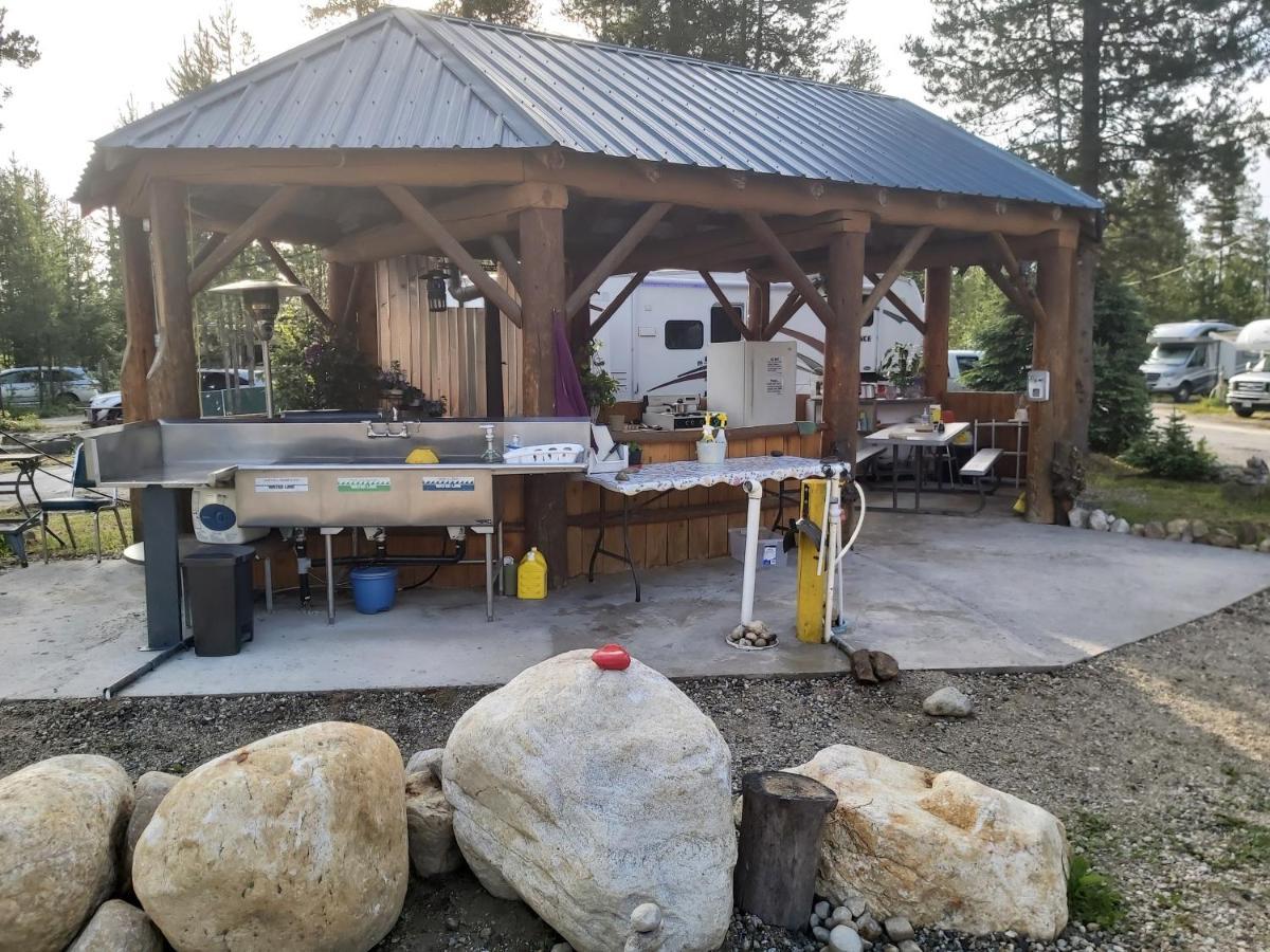 Blue River Cabins & Campgrounds エクステリア 写真